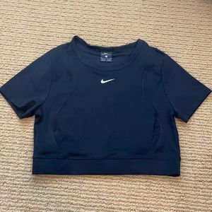 Nike Pro Aeroadapt Crop Top